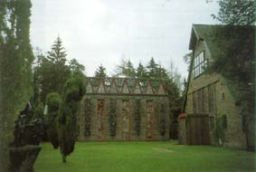 Wohnhaus und Kunsttempel der Kunstst�tte Bossard